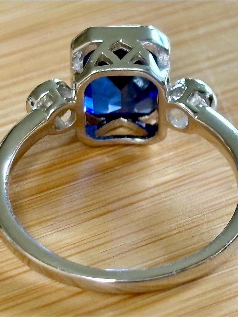 A certified 3ct lab-grown blue sapphire & .20ctw Moissanite ring, in 925 or 935! - Picture 4 of 11